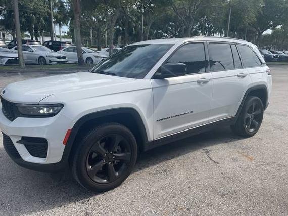 JEEP GRAND CHEROKEE 2023 1C4RJGAG1P8714739 image